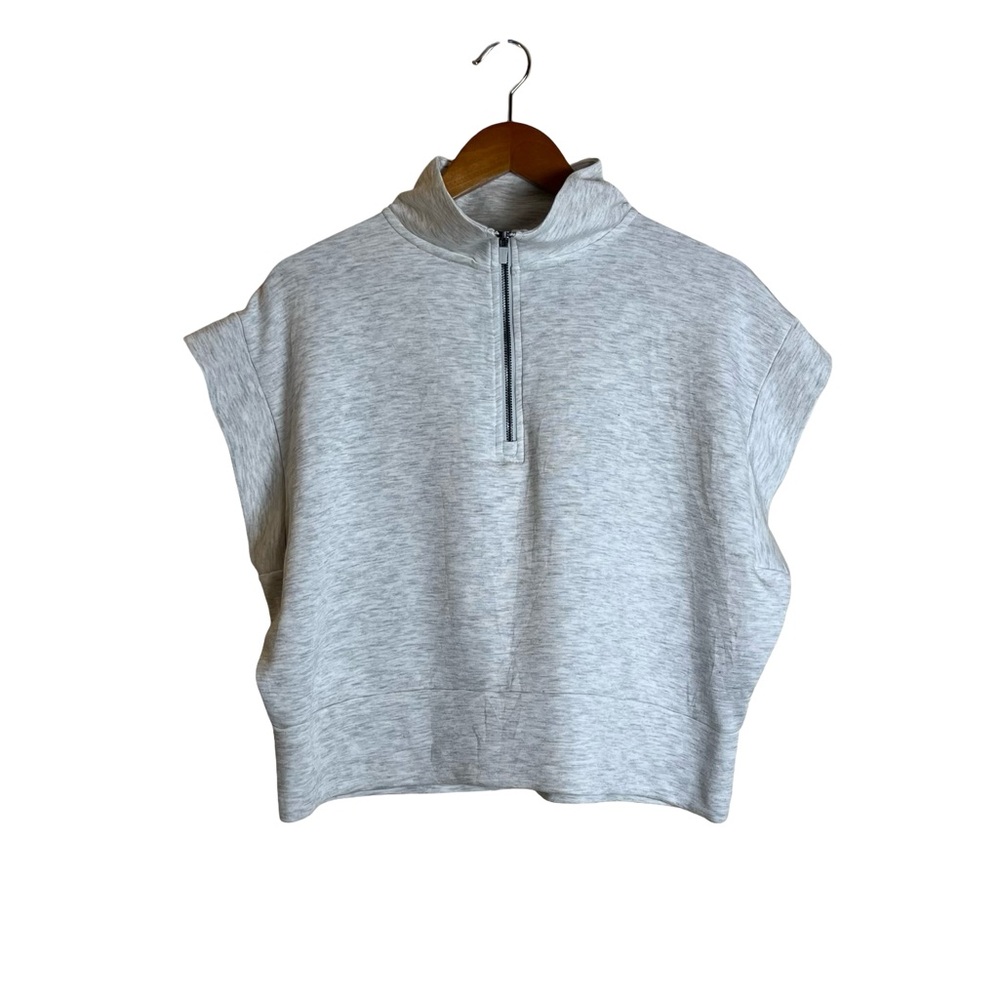Danskin light gray 1/4 zip vest. Size largeโ